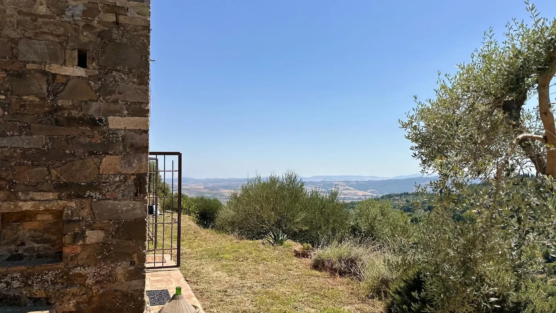 Nuovissimo Loft Panoramico Con Giardino A Montalcino Apartment